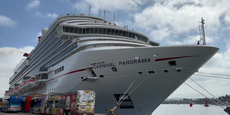 Arriban casi 4 mil pasajeros en crucero turístico a Mazatlán