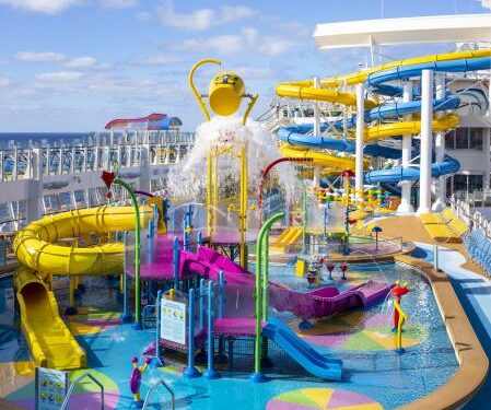 Splashaway Bay - Deck 15 Midship Portside
Wonder of the Seas - Royal Caribbean International