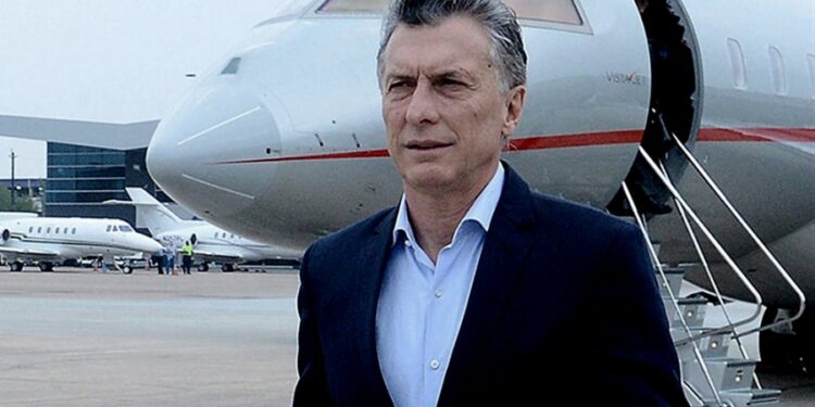 Macri concret la nueva solicitud y reiter el pedido de mantener en reserva los pormenores del viaje cuyo permiso fue concedido con la obligacin de informar su regreso al pas dentro de las 48 horas del arribo informaron fuentes judiciales