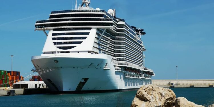 El Puerto de Valencia prevé duplicar su turismo de cruceros respecto a 2019