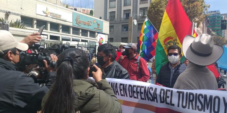 “Decreto maltrata a turistas que quieren venir al país”