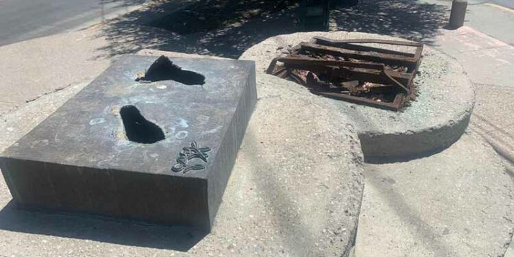 Desaparecen dos esculturas de transitado crucero