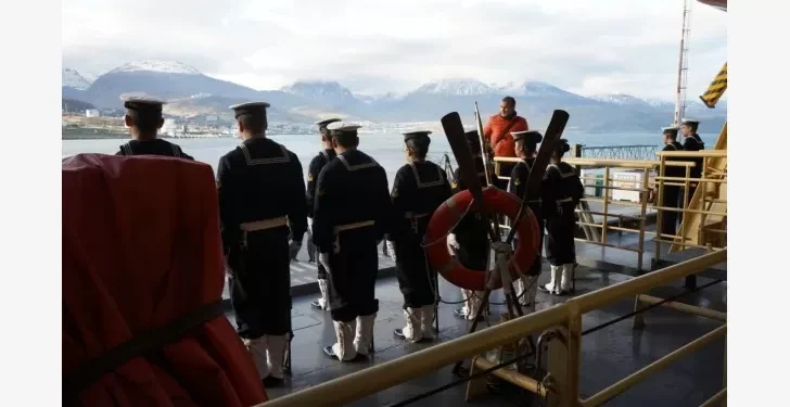 Día dos rumbo al lugar donde hundieron el Crucero General Belgrano: la comida del Irízar, la explosión de estrellas y los intentos fallidos