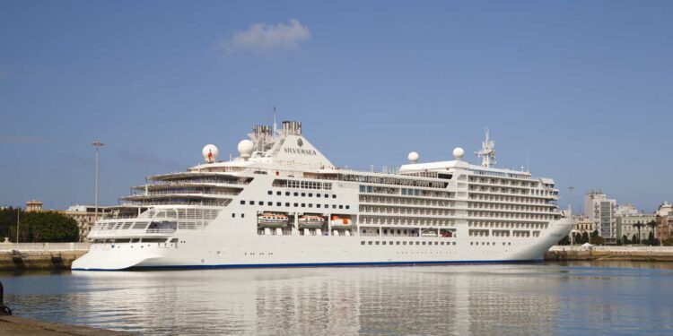 El Puerto de Cádiz recibe la escala simultánea de cinco cruceros