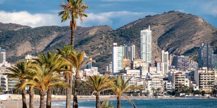 El modelo turístico del futuro, según la Mesa del Turismo y Observatur