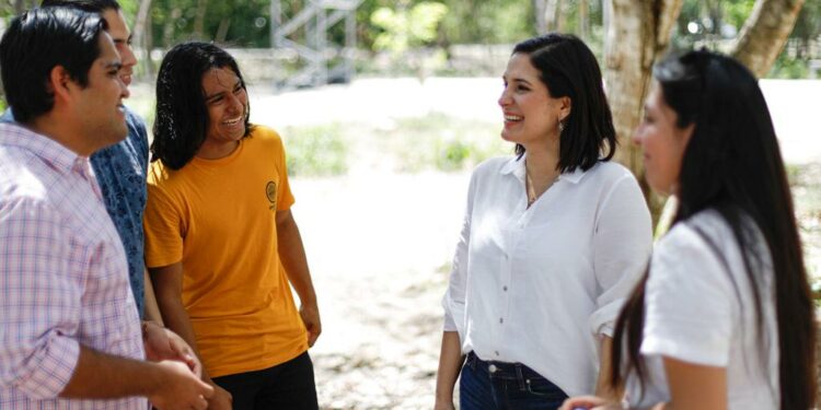 Estefanía Mercado – Pedro Canché Noticias