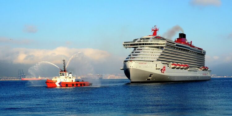 Gibraltar recibe la primera escala inaugural del crucero 'Valiant Lady'