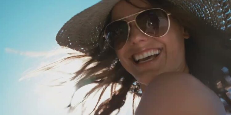 Halcón Viajes recurre una versión del famoso hit del verano: “Aquí sí hay playa” | Noticias de La Chispa