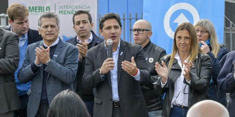 Homenaje a los tripulantes del crucero General Belgrano