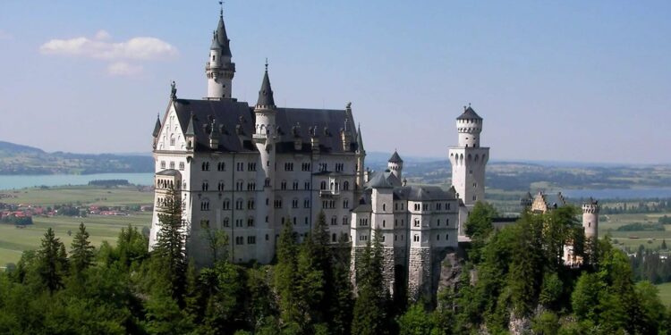 Hoteleus.com presenta el top 6 de sus tours para viajar a Europa este verano - Almomento