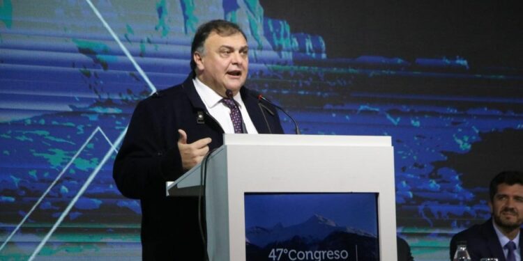 Intendente Belloni "Soñamos con la pista de Sky en El Calafate"