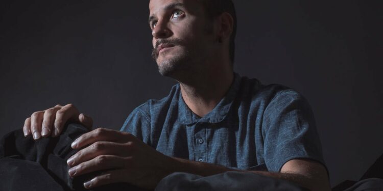 Julián Mourin habla sobre los viajes y colaboraciones que inspiraron su disco Los diamantes