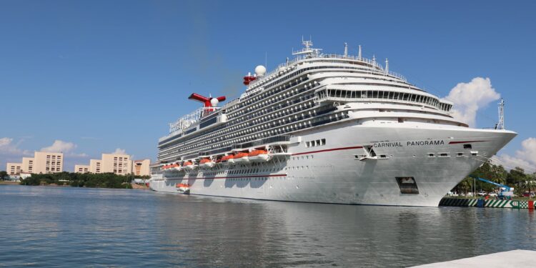 Martes de doble arribo de cruceros en Puerto Vallarta