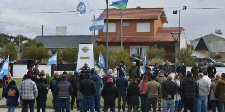 Miramar honró a los caídos en el hundimiento del Crucero General Belgrano