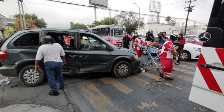 Monterrey. Choque de crucero deja 4 lesionados en el Centro