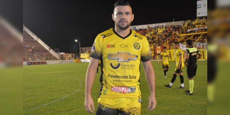 “Nuestro objetivo es estar entre los ocho mejores y después pelear por el único ascenso”, aseguró “Pinti” Álvarez