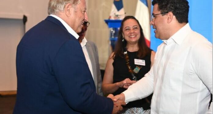 Participantes en congreso Les Entreprises du Voyage encantados con RD