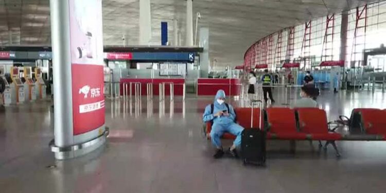 Pekín restringe los viajes de chinos al extranjero | MUNDO
