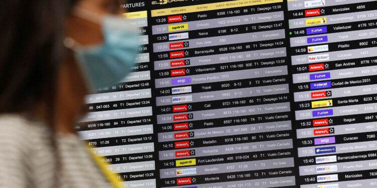 Fotografía de archivo/referencia. Estados Unidos emite alerta a sus viajeros por paro armado en Colombia. Foto: REUTERS/Leonardo Muñoz