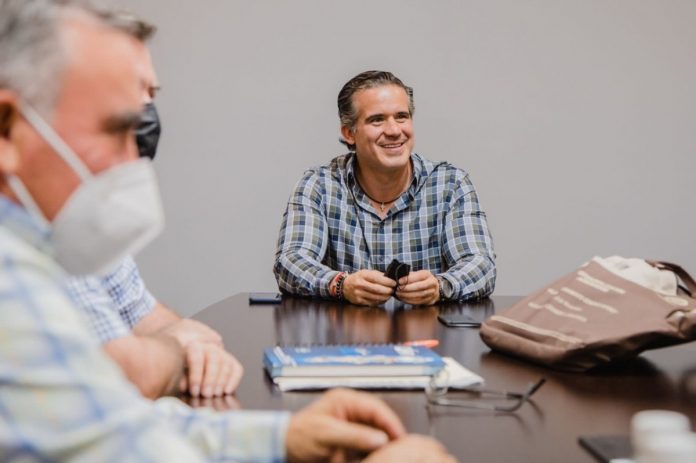 Presentan Luis Aguilar y empresa Real Foods proyecto porcícola ante la Secretaría de Desarrollo Rural