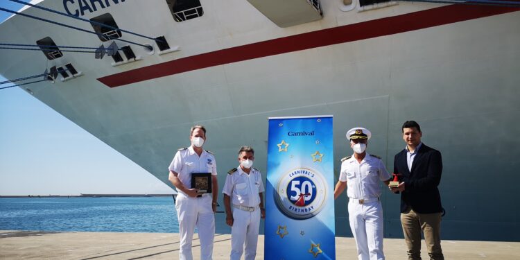 Primera escala del crucero Carnival Pride en el Puerto de Valencia