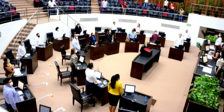 Proponen ley para regular viajes de funcionarios estatales en el Congreso de Yucatán