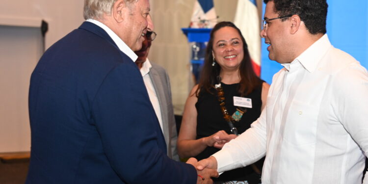 RD exhibe encantos y diversidad del país a participantes del Congreso Les Entreprises du Voyage