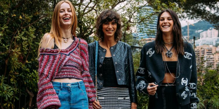 Street style: Los mejores looks alrededor de los desfiles Crucero 2023