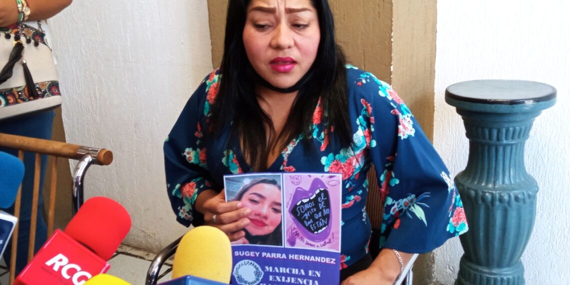 Sufre accidente mamá de Sugey en la autopista Durango-Mazatlán