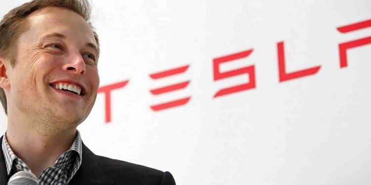 Tesla paga a personal viajes a estados de EEUU donde aborto es legal