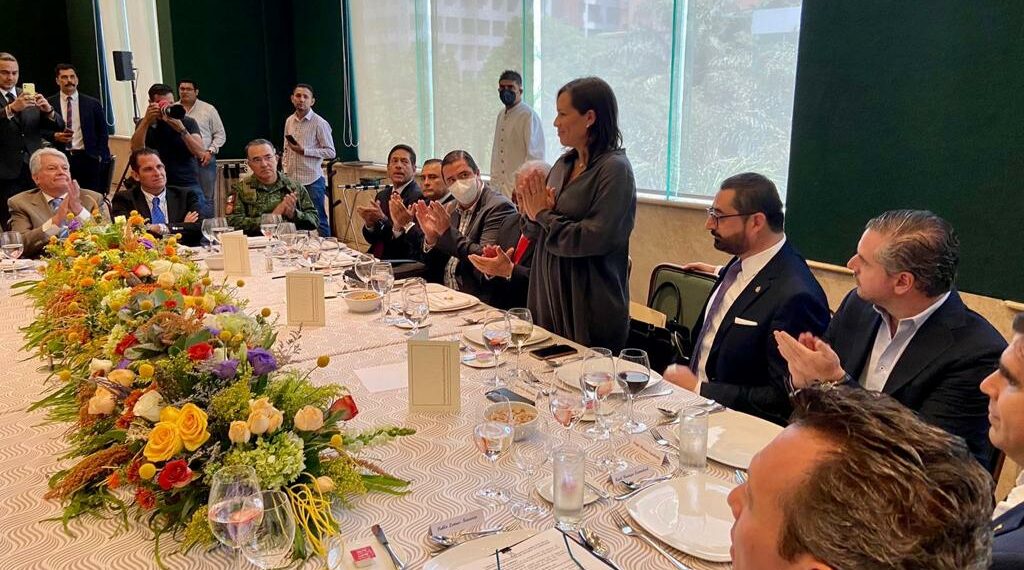 Toma protesta Miguel Torruco a la nueva Mesa Directiva de la Asociación de Hoteles de Jalisco