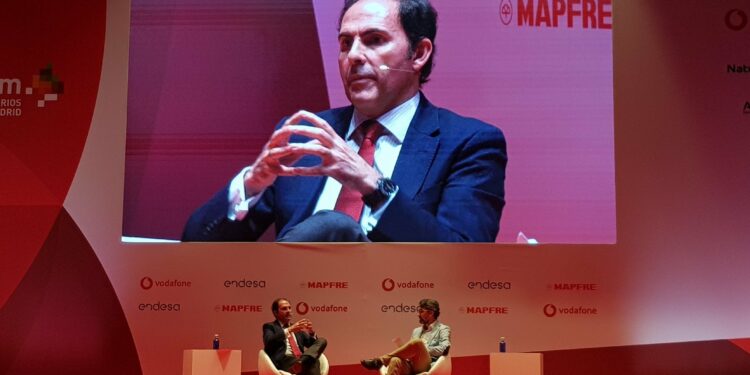 "Un impuesto a la aviación reducirá los viajes de la gente"