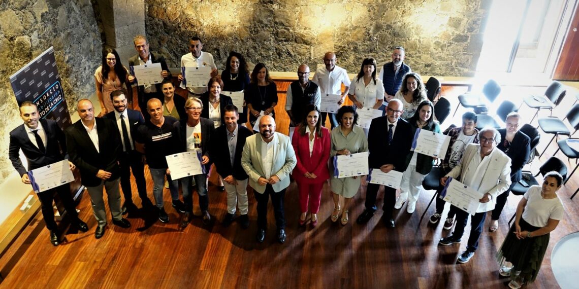 Un total de 18 empresas y profesionales del Puerto de la Cruz renuevan su distintivo de Compromiso de Calidad Turística en el municipio