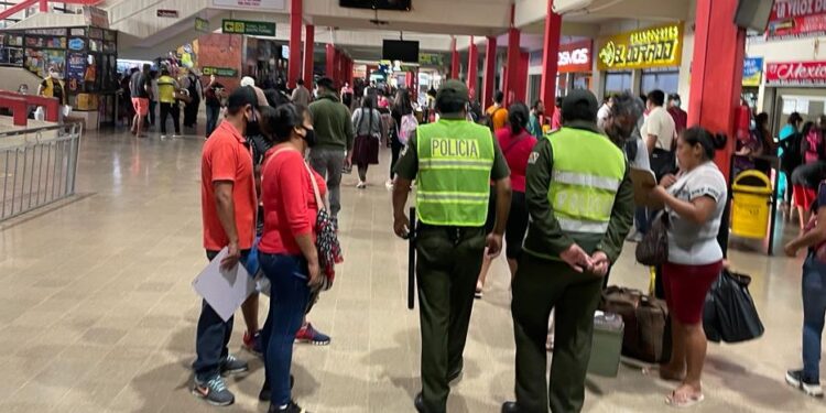 Viajes a Trinidad están suspendidos por bloqueos - El Diario
