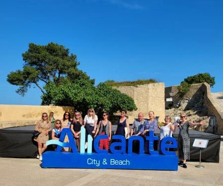 El grupo de prescriptores de los Países bajos se fotografía en Alicante