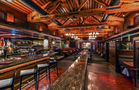 Bodegas de Vino y Maridajes en Anaheim