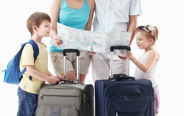 ¿Playa o montaña? ¿Actividades o visitas culturales? Consejos para escoger las mejores vacaciones en familia