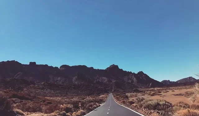 ¿Quieres conocer las mejores rutas en moto por Tenerife?