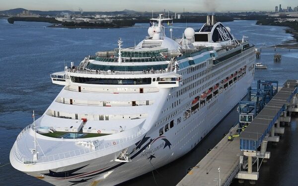 Puerto de Brisbane celebra llegada de primer crucero a su nueva terminal para pasajeros