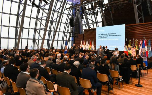Expertos y autoridades debaten sobre puertos e hidrovías en encuentro de la CIP en Buenos Aires