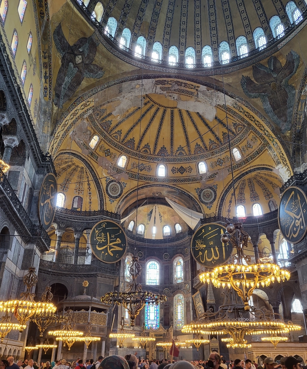 Detalle del interior de la mezquita de Santa Sof