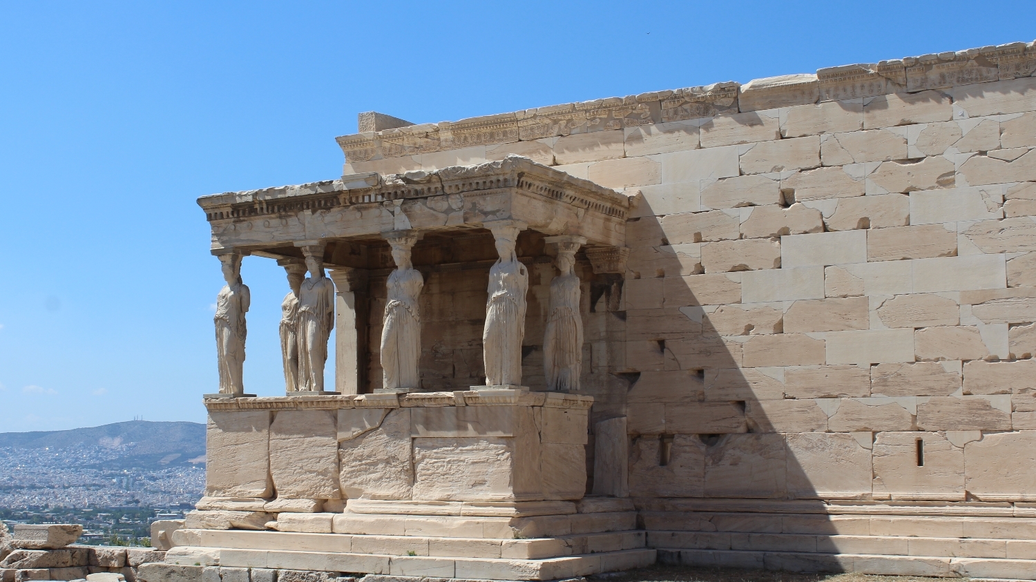 El templo Erecteion en la Acr