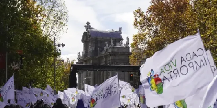 Organizan viajes en autobús desde Valencia para participar en la manifestación en defensa de la vida en Madrid