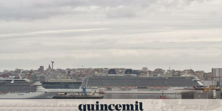 A Coruña acoge hoy martes la doble escala del 'Britannia' y el 'MS Marina'