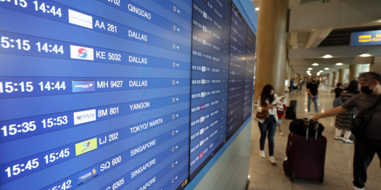 Aerolíneas piden que no se exijan más pruebas COVID–19 para viajes al extranjero