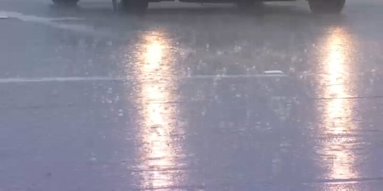 Aguaceros hacen que viaje mañanero sea resbaladizo el miércoles – Telemundo Nueva Inglaterra