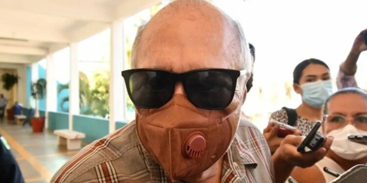 Alcalde dice que los costos de viajes no son gastos