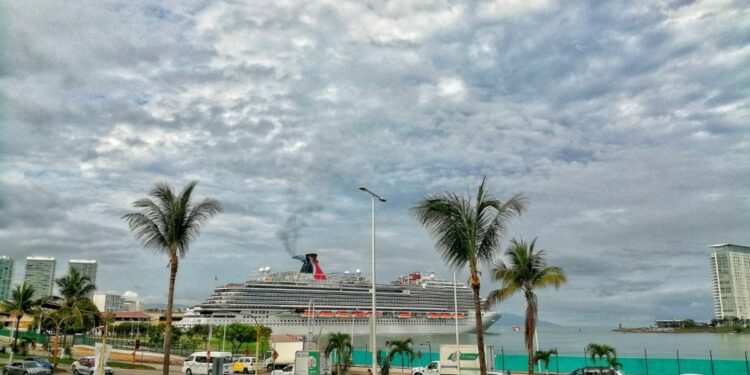 Ampliarán muelles para recibir cruceros más grandes