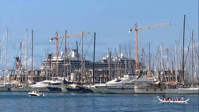 Buen tiempo, actuaciones musicales y 2 cruceros llenan Alicante