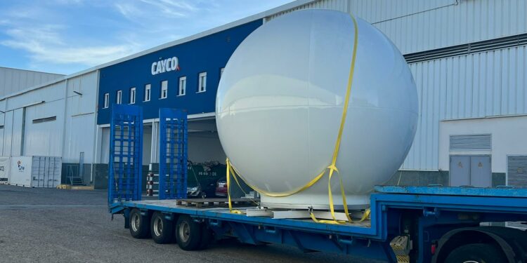 Cayco lleva a cabo una operativa especial para el transporte de un satélite de crucero en la Zona Franca de Cádiz